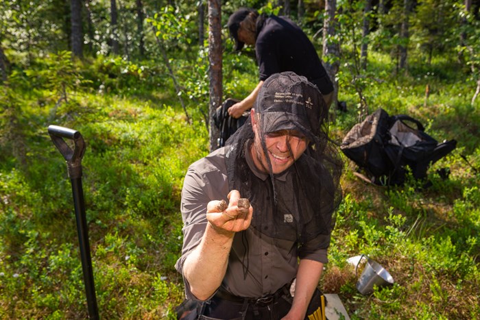 Johannes Larson doing fieldwork