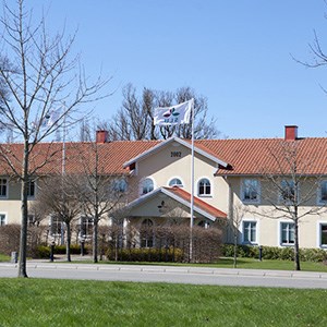 Huvudbyggnaden i Skara. Foto.