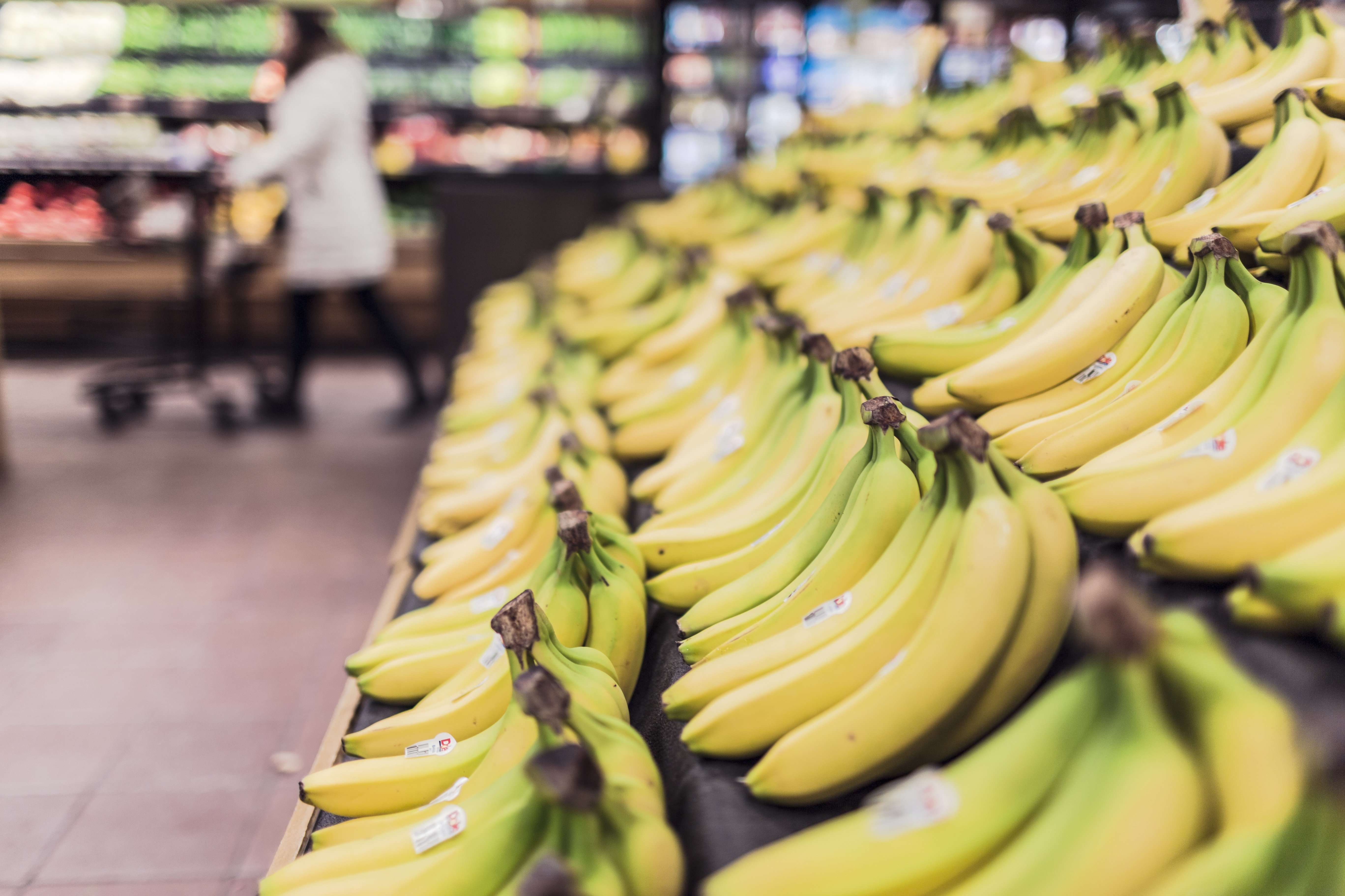 Bananer i en matbutik. Foto.