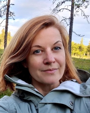 Portrait photo of Mari Jönsson