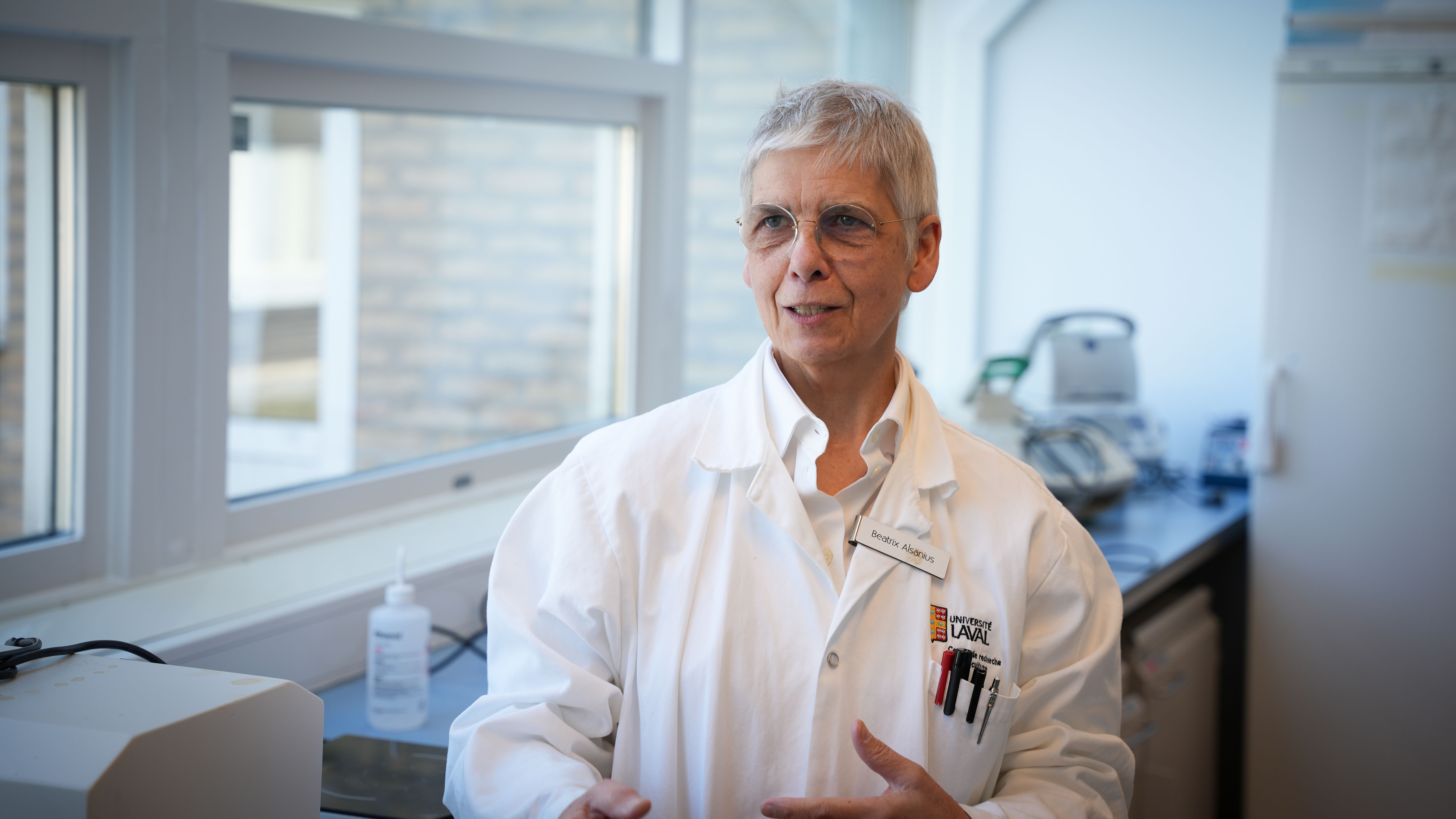 Beatrix Alsanius i sitt labb