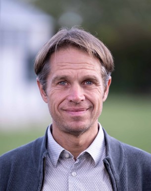 Porträttfoto av Georg Carlsson