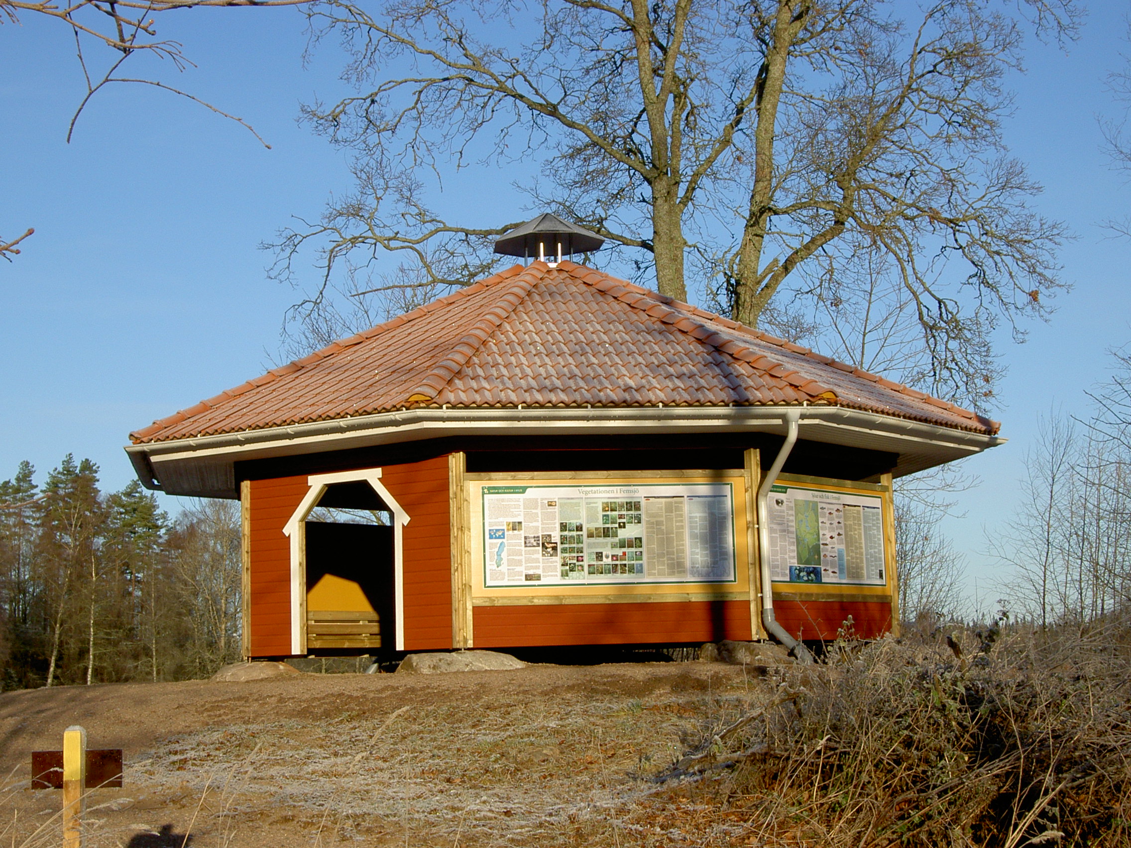 En åttakantig byggnad