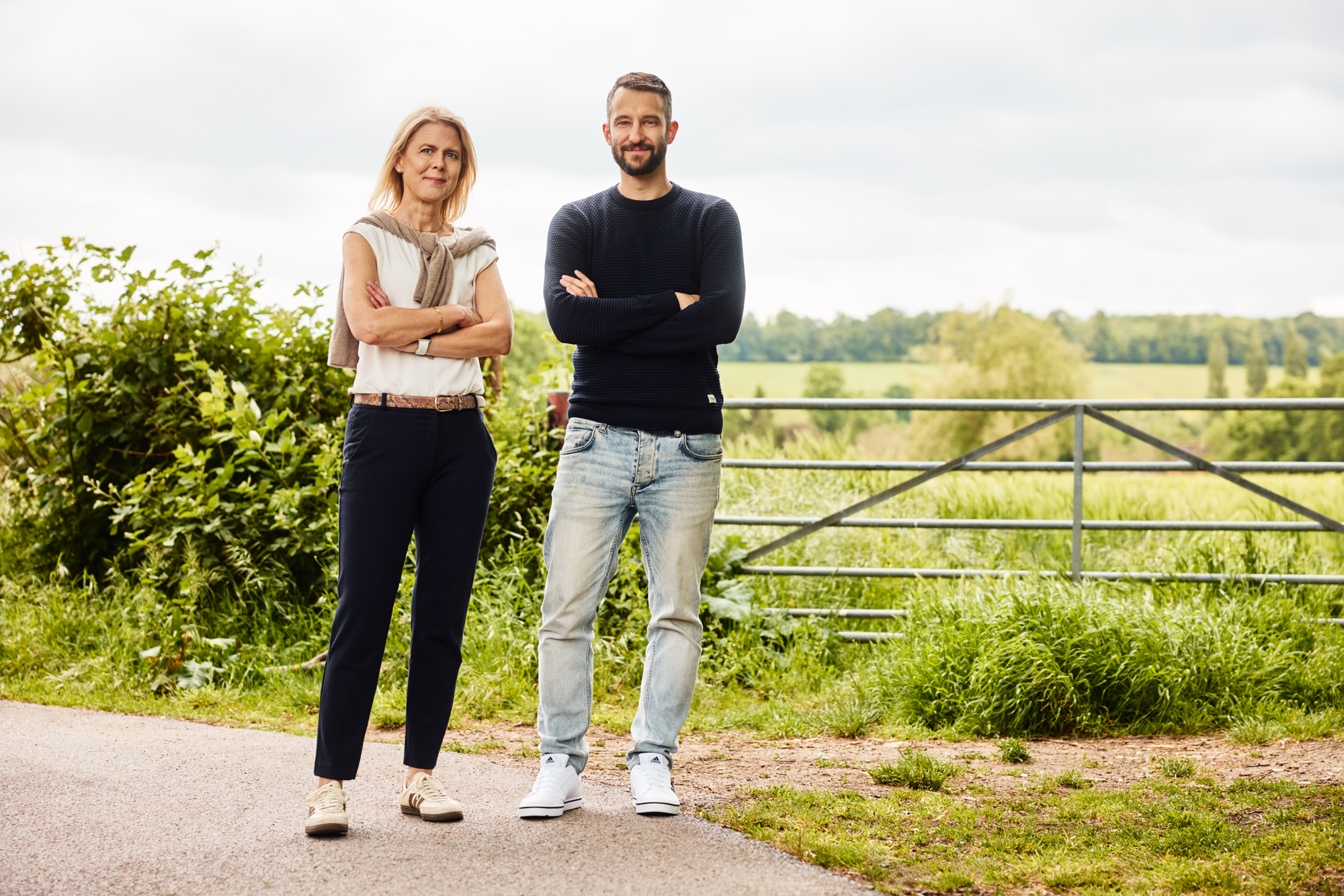 två personer