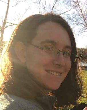 Portrait photo of Arielle Farrell