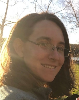 Portrait photo of Arielle Farrell