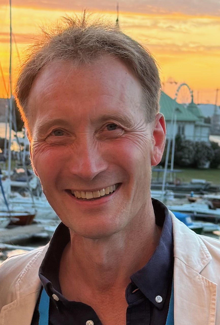 Porträttfoto av Tomas Bergström