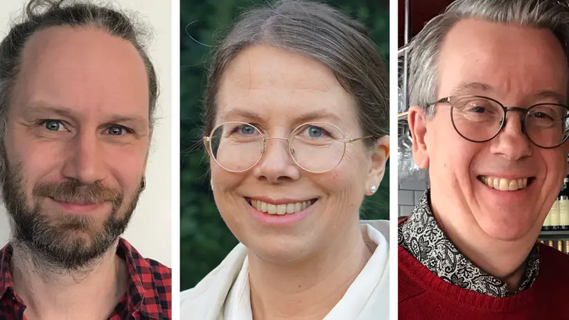 Två män och en kvinna. Foto.