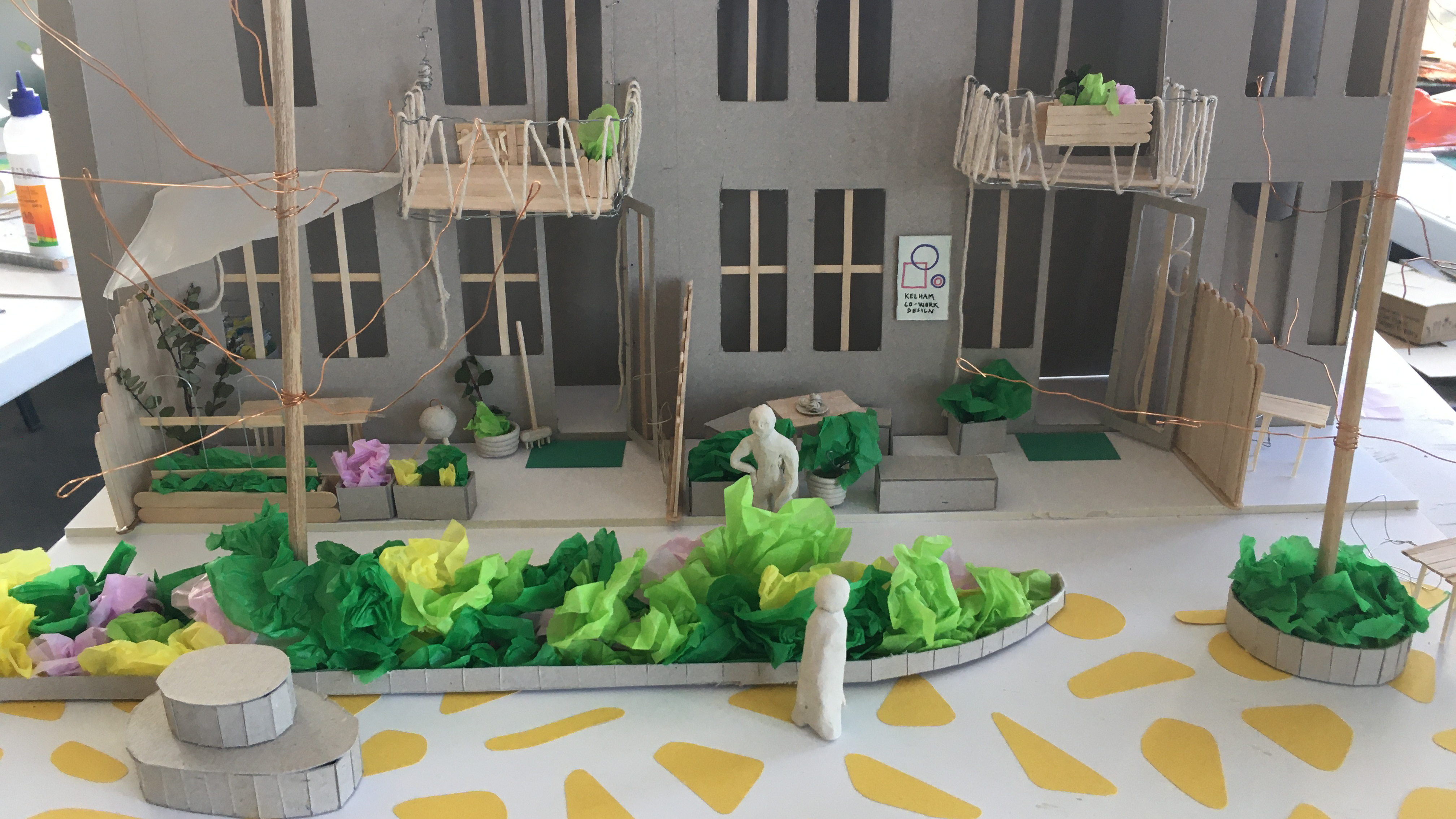 Picture of a house made in paper