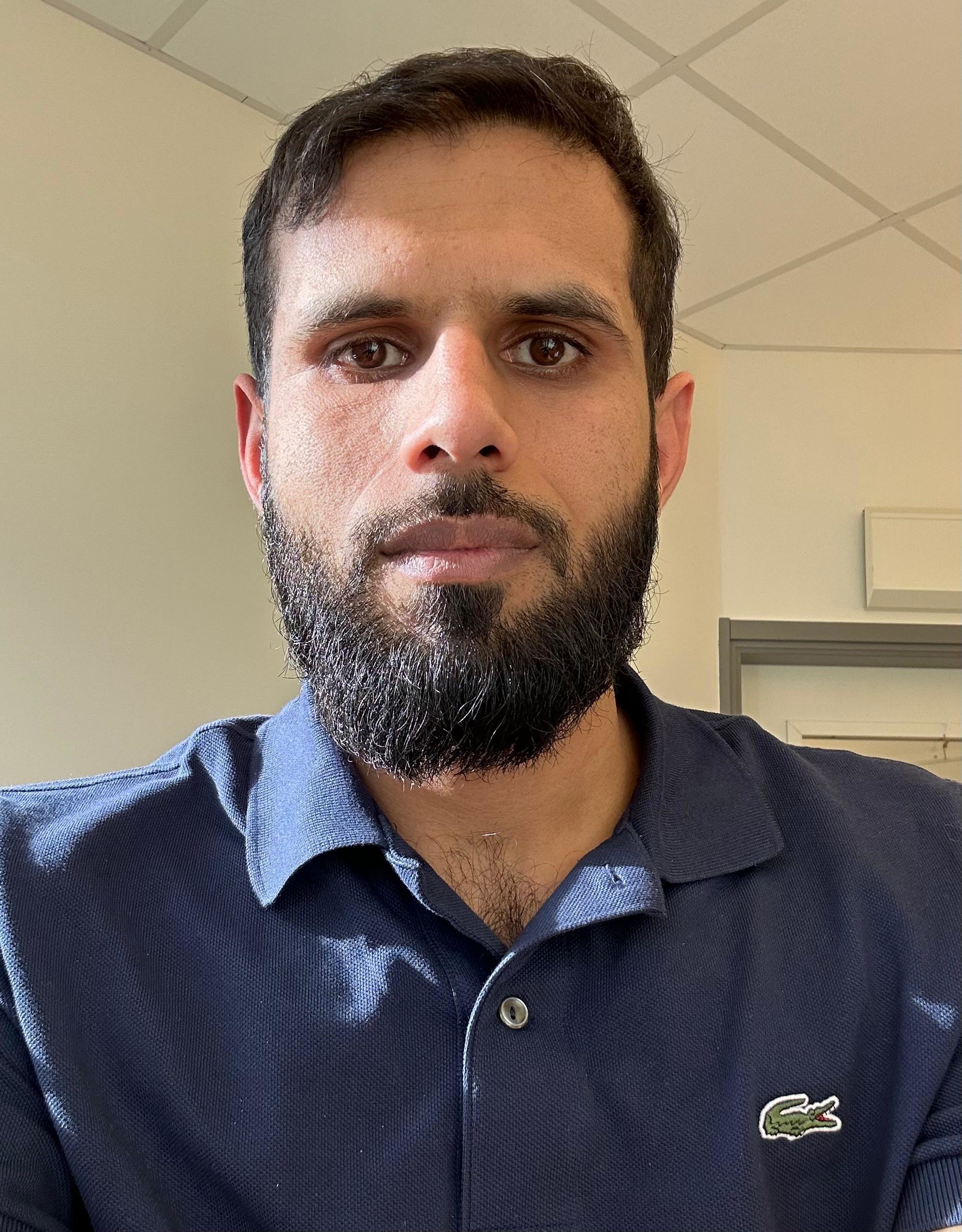 Portrait photo of Umer Mahmood