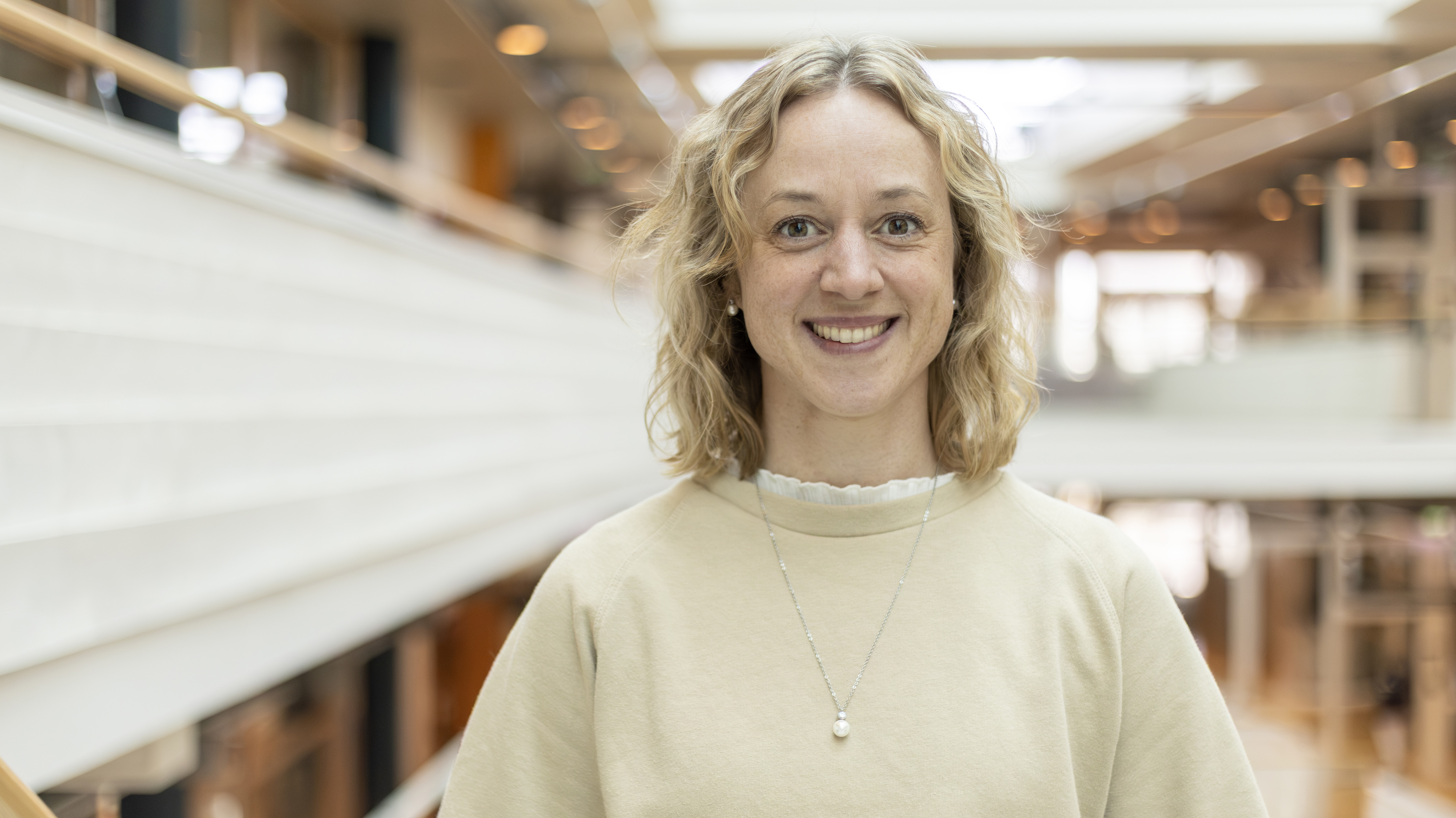 Porträttfoto av Emelie Lindfeldt