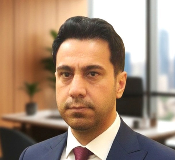 Portrait photo of Javad Mottaghipisheh