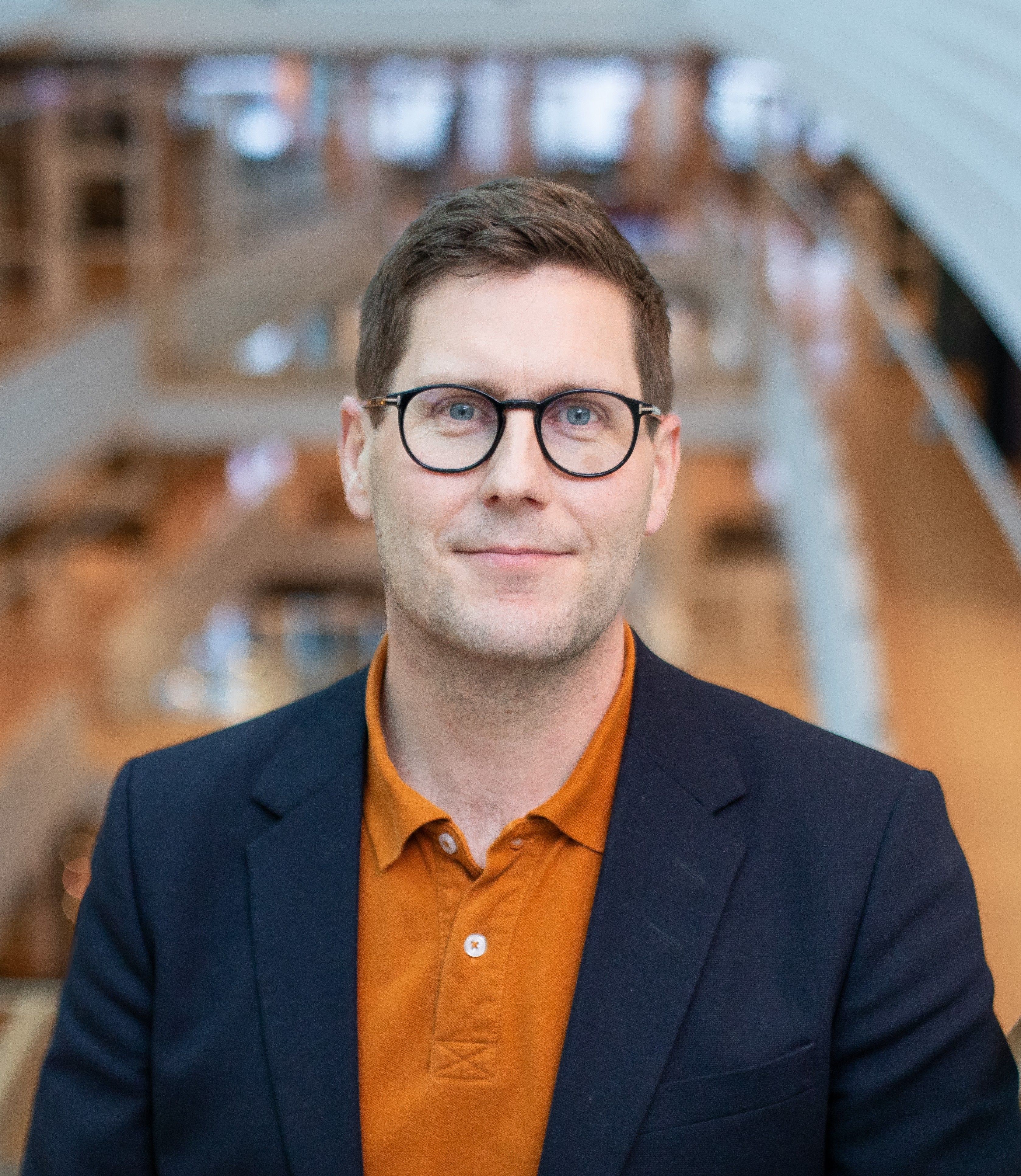 Portrait photo of Johan Lundqvist