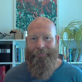 Portrait photo of Henrik Viberg