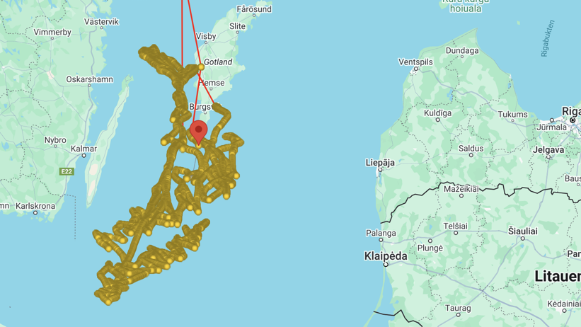 Karta över centrala Östersjön med Gotland i centrum. En röd markör visar en plats nära Visby, och ett gult spår markerar ett omfattande ruttmönster sydväst om Gotland som kommer från SLU Aqua Sailor.