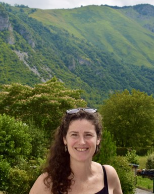 Portrait photo of Noémi Gonda