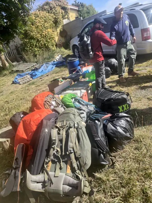Packed and ready - now everything simply needs to be loaded into the vehicles.