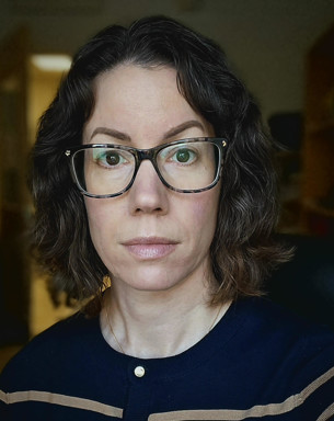 Porträttfoto av Mikaela Asplund