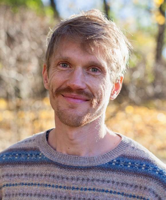 Portrait photo of Gustav Hellström