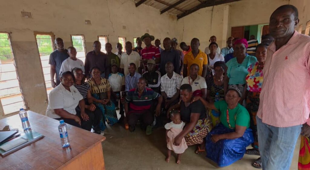 Group photo with farmers and veterinary officers after the training.