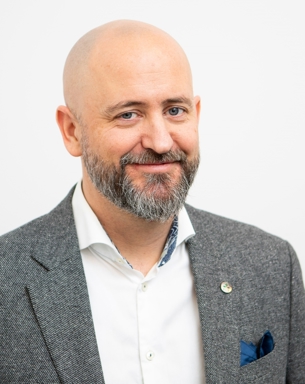 Portrait photo of Nils Fall