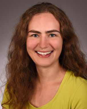 Portrait photo of Lara Hensle
