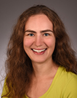 Portrait photo of Lara Hensle