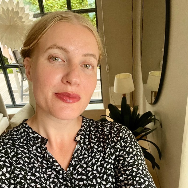 Porträttfoto av Elin Karlsson