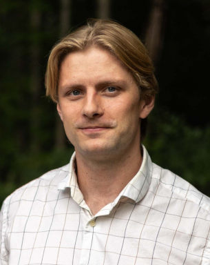 Portrait photo of Cameron Pellett