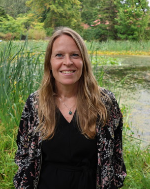 Porträttfoto av Pia Geranmayeh