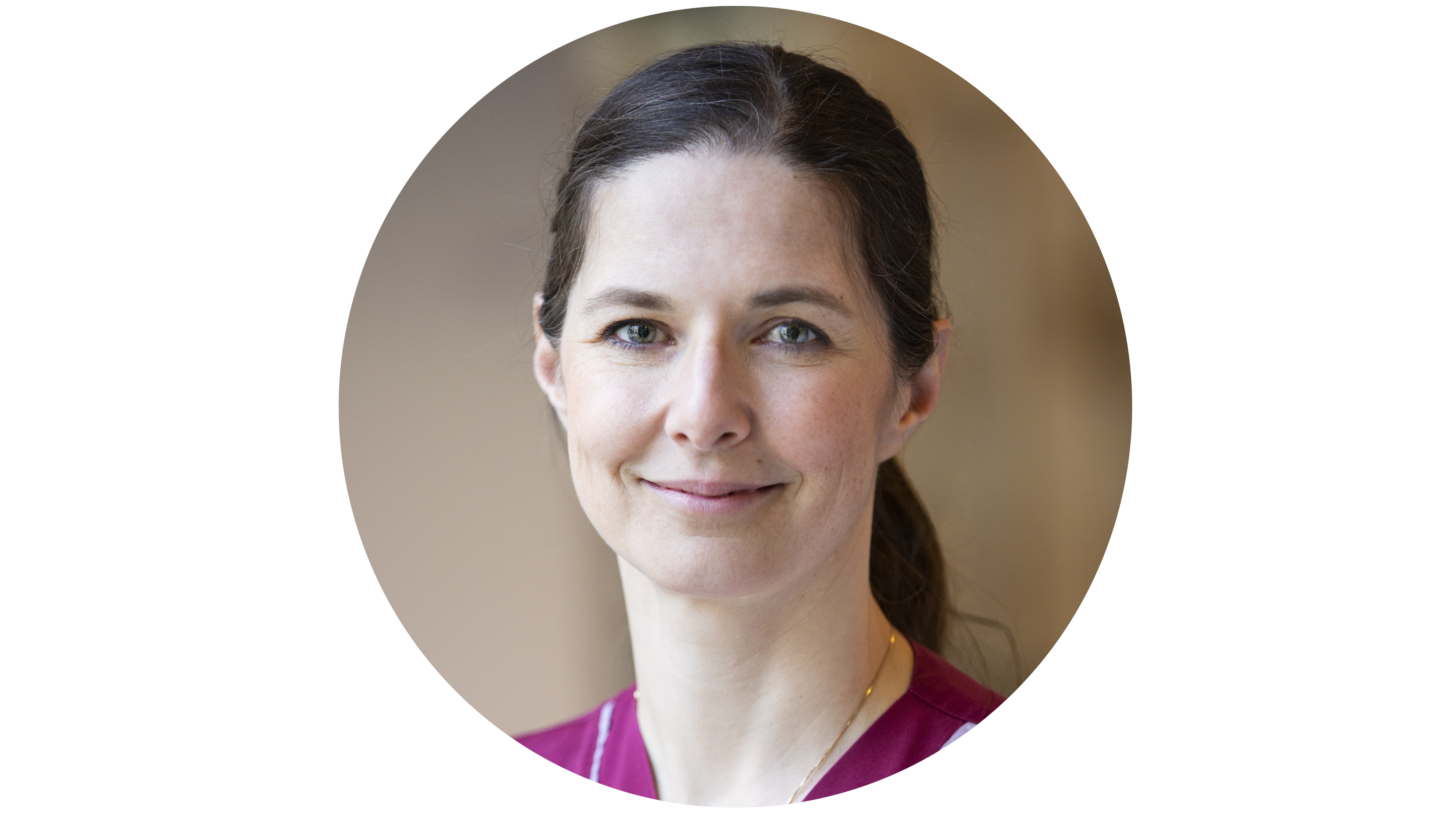 Porträttfoto av en kvinna (Lena Ström, SLU) inomhus.