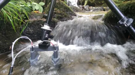 Bubble size measurement in a stream. Photo: Marcus Klaus/SLU.