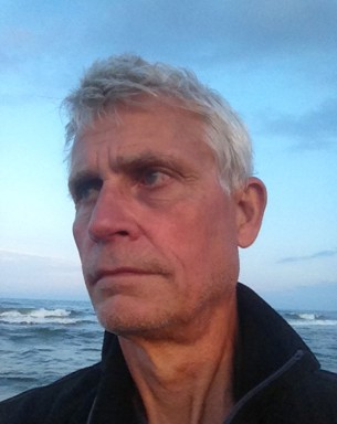 Portrait photo of Martin Schroeder