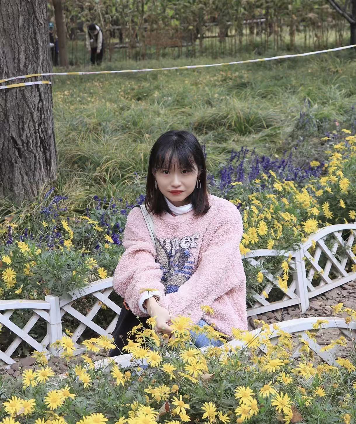 Portrait photo of Rui Gu