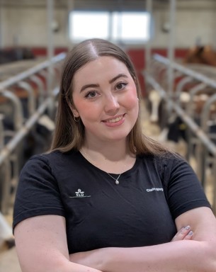 Portrait photo of Claire Wegner