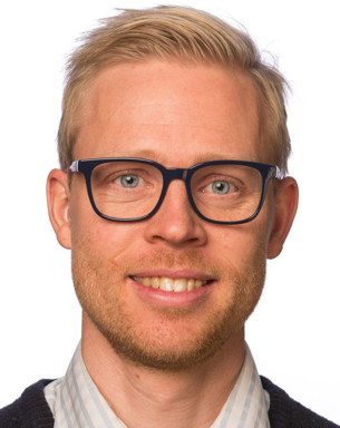Portrait photo of Henrik Persson