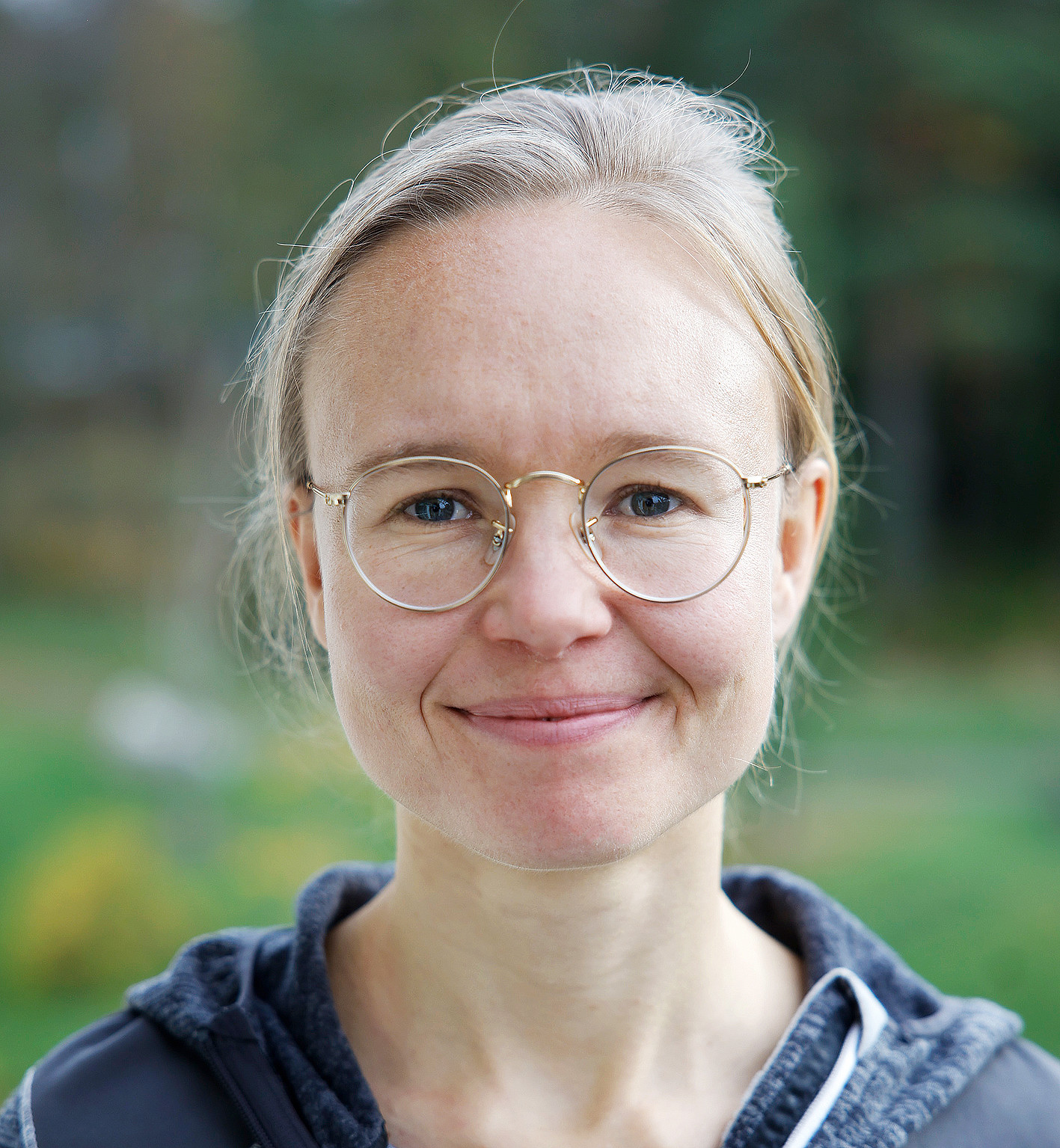 Portrait photo of Karina van der Zon