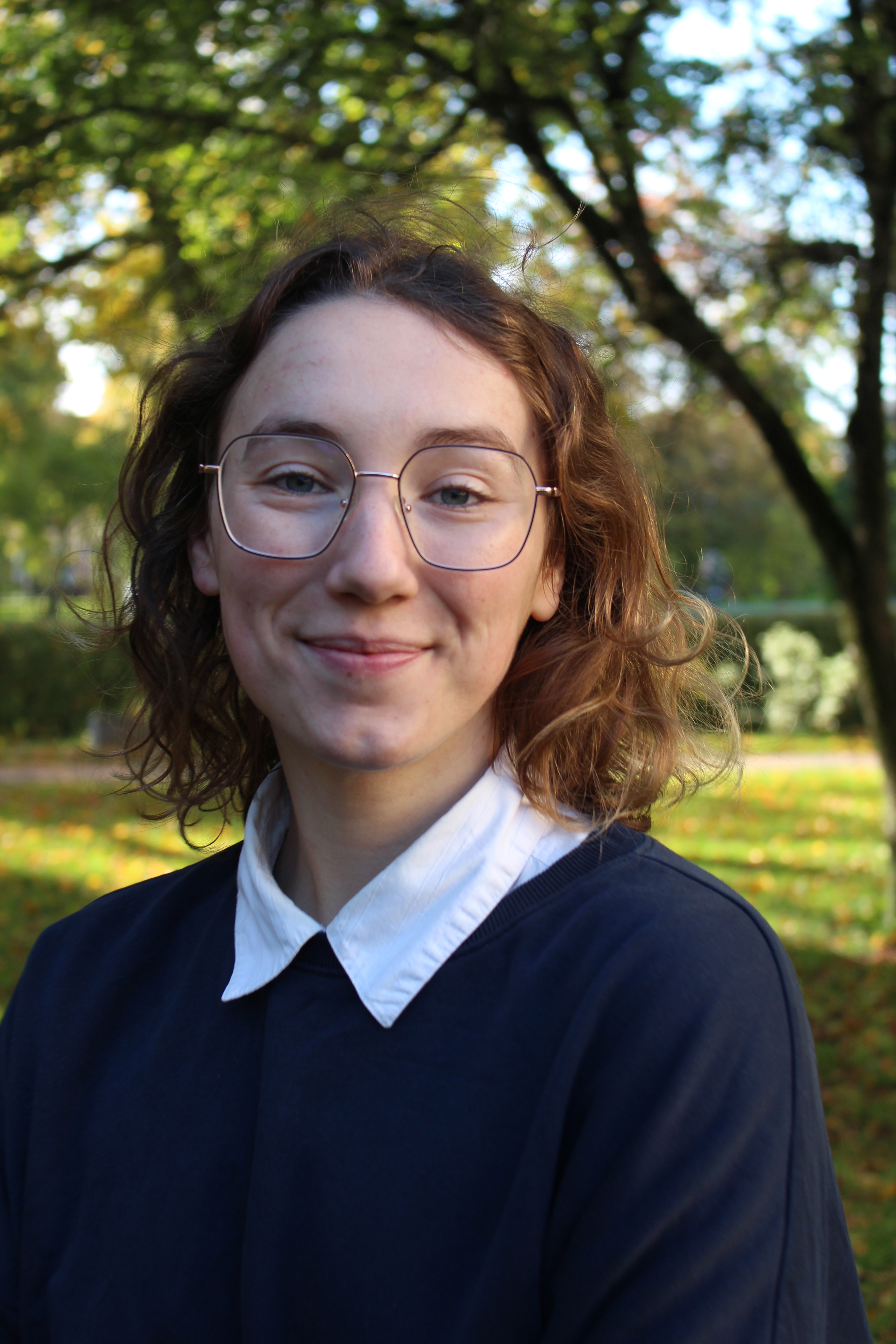 Portrait photo of Anna Van Wüllen