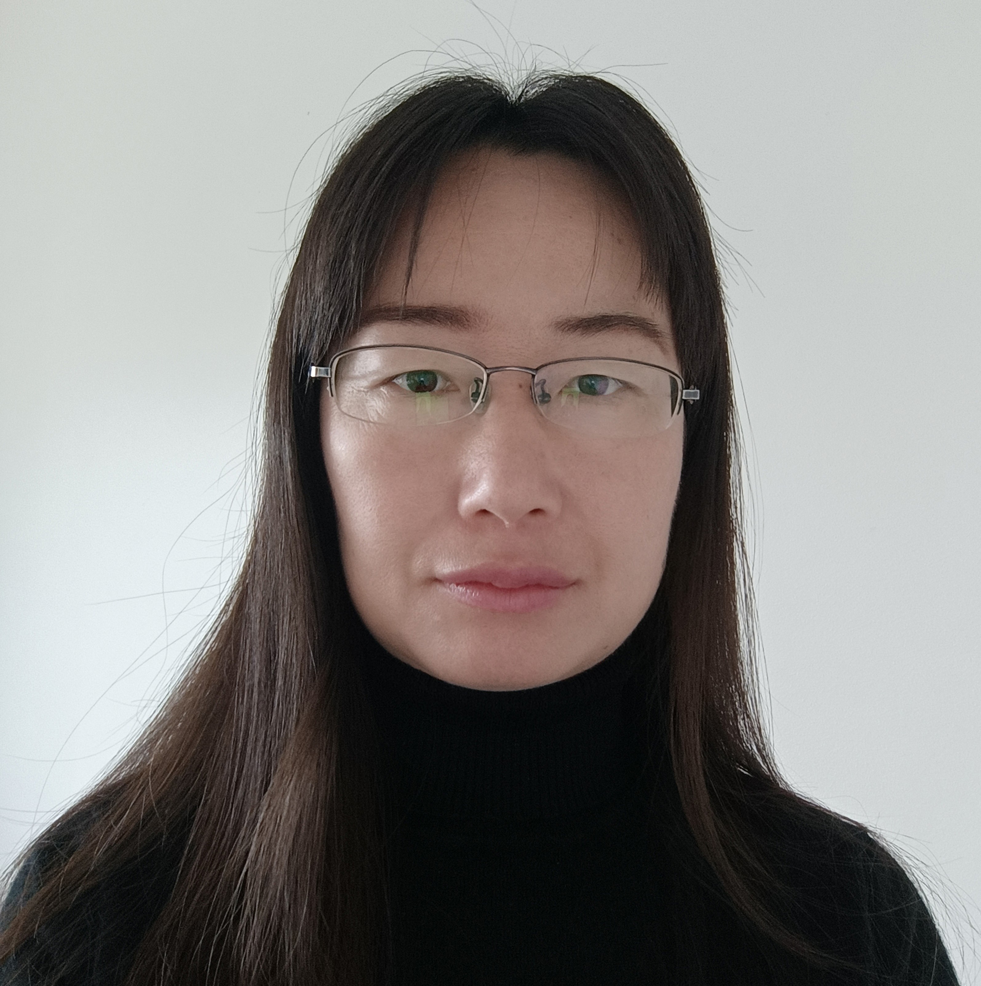 Portrait photo of Rong Lang