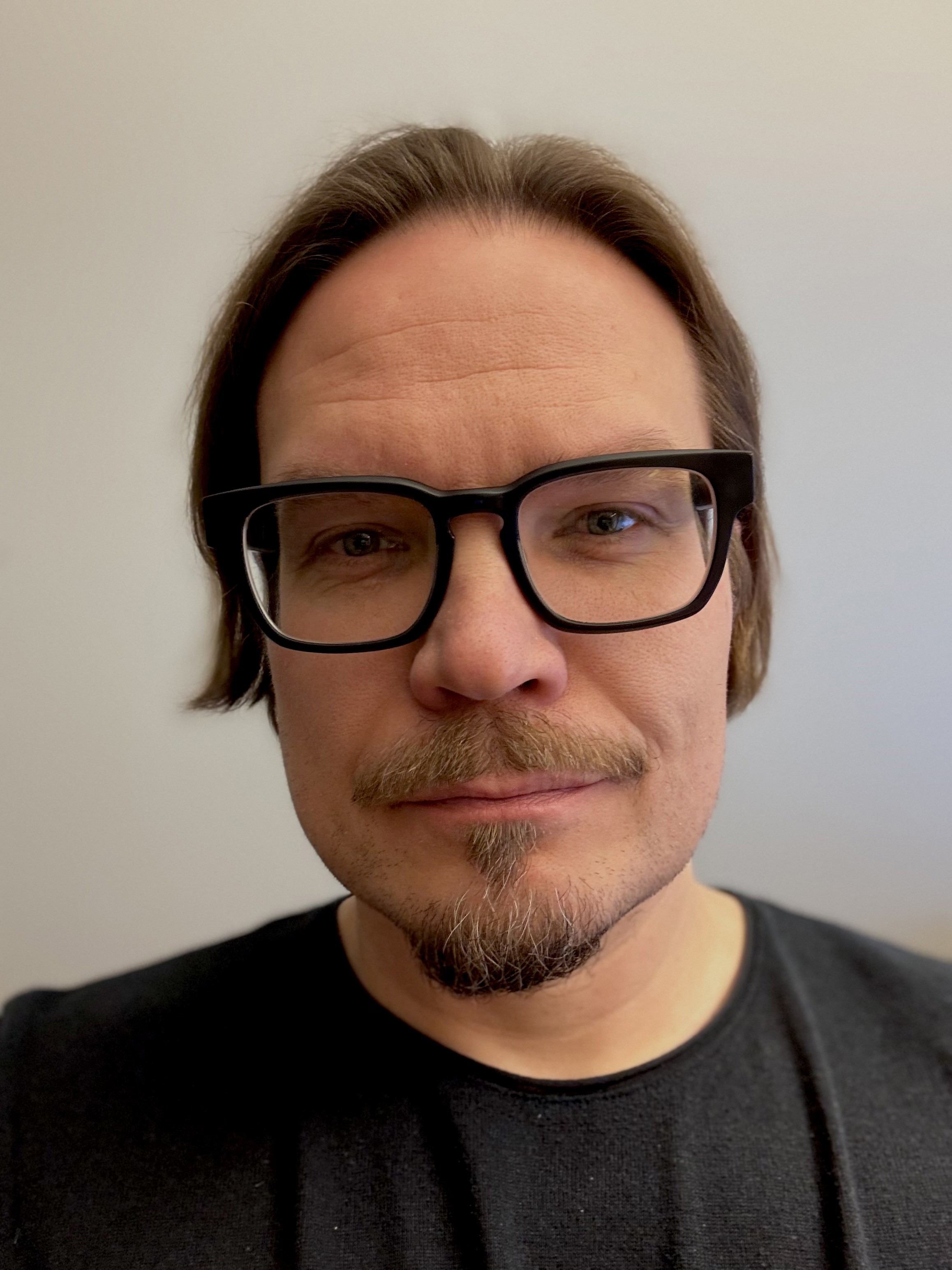 Portrait photo of Juha Niemi