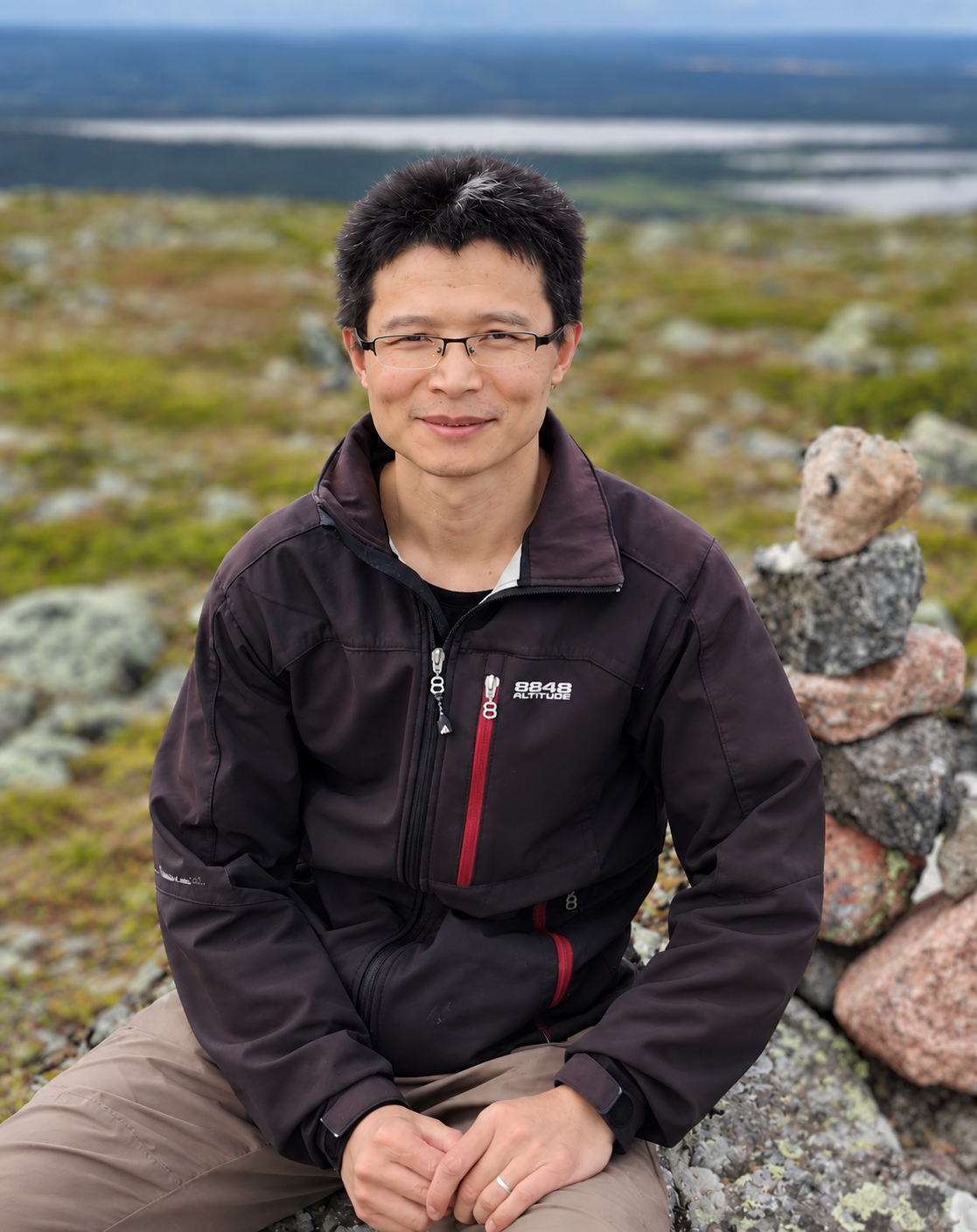 Portrait photo of Wei Zhu