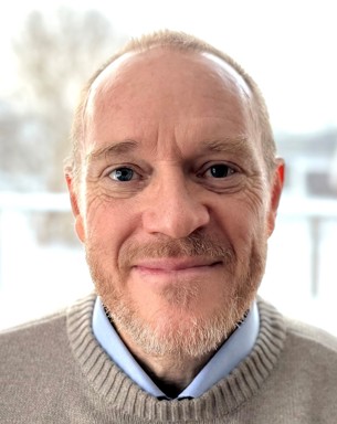 Portrait photo of Mattias Thelander