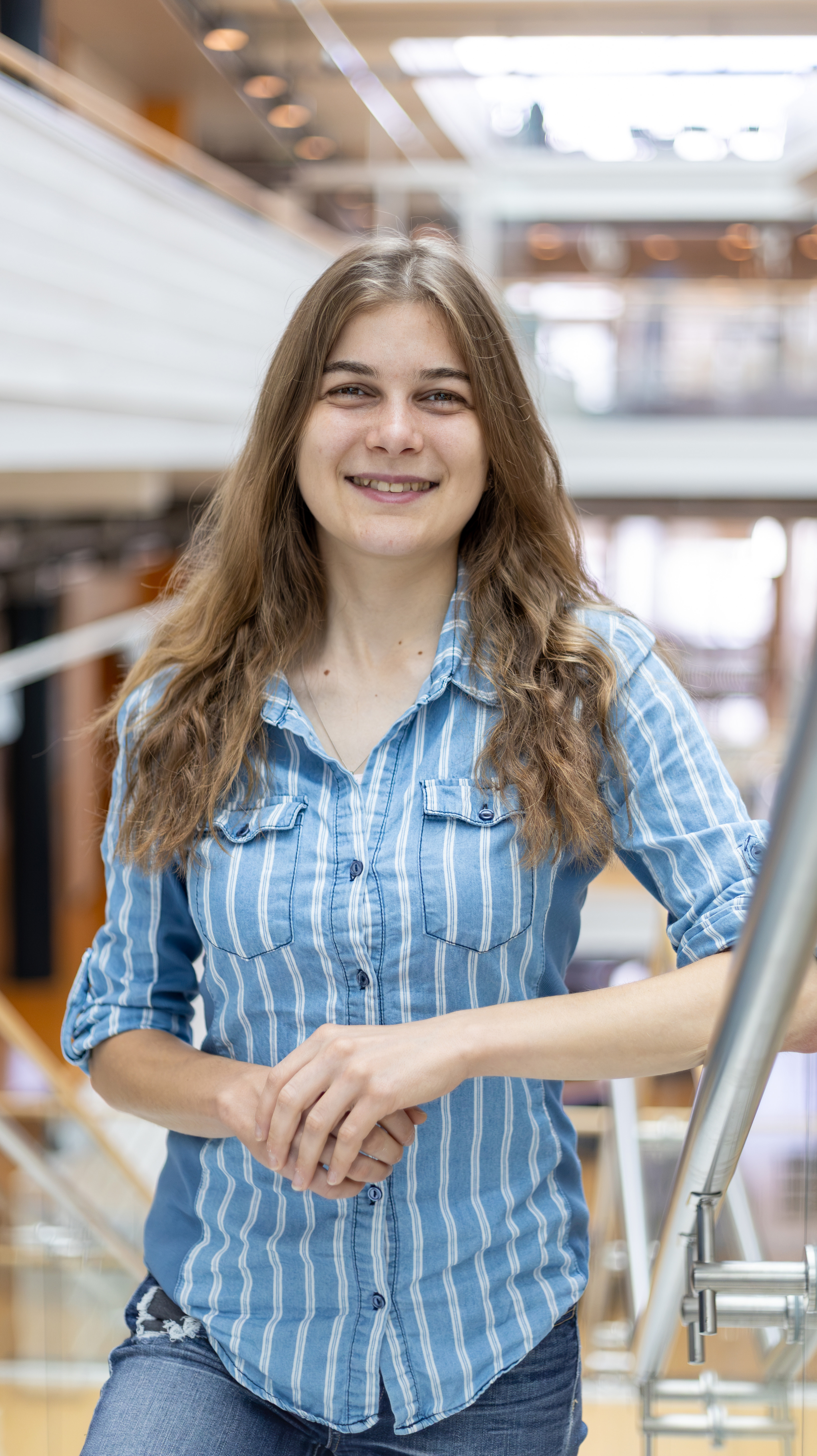 Portrait photo of Lucia Youssef