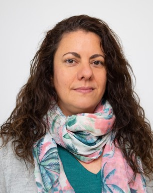 Porträttfoto av Flora Hajdu