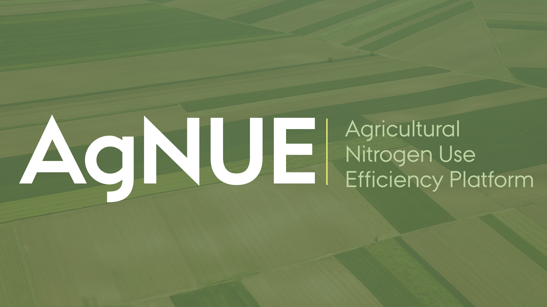 En logotyp med fält i bakgrunden.