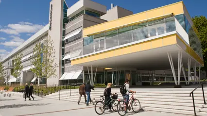 Various buildings in campus environment. Photo: Jenny Svennås-Gillner