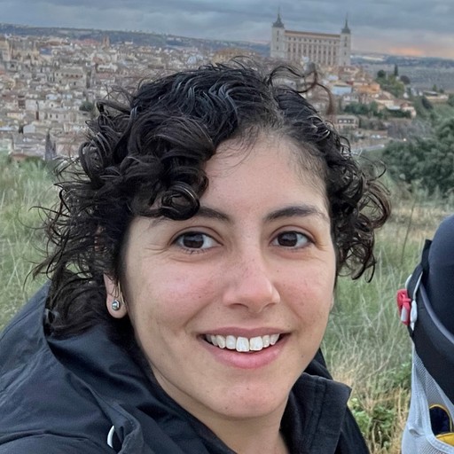 Portrait photo of Laura Morales