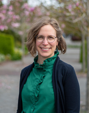 Portrait photo of Judith Lundberg-Felten