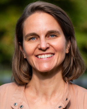 Portrait photo of Lina Berglund-Snodgrass