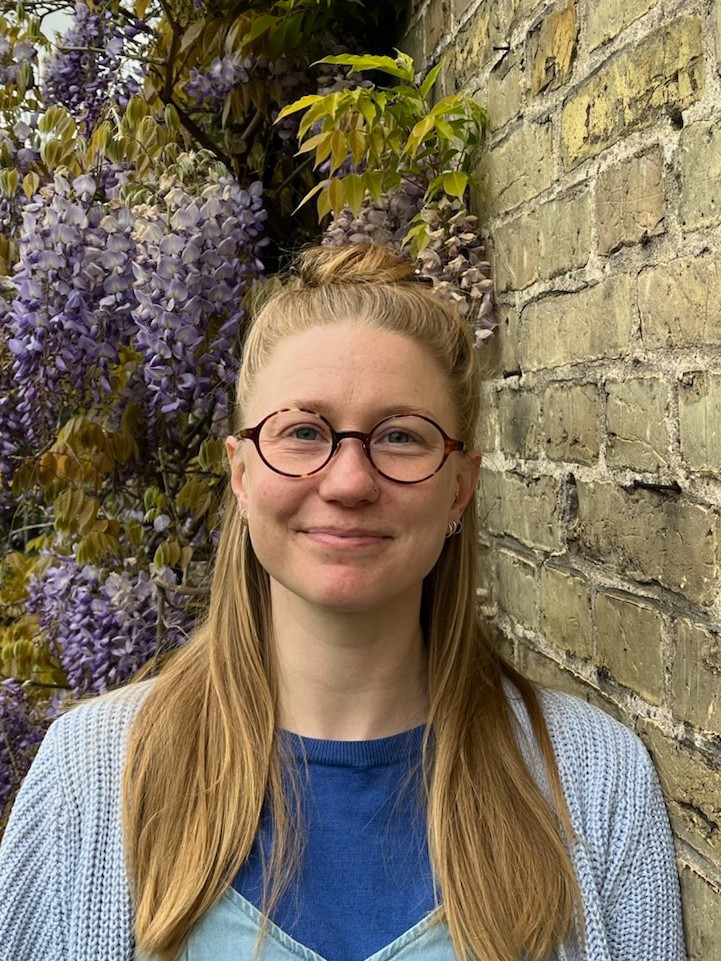 Portrait photo of Anna Lund